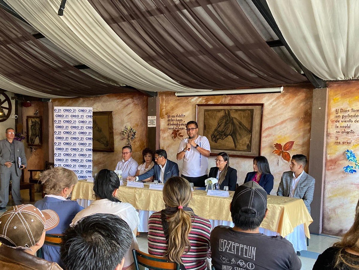 juanflores18's tweet photo. ¡BIENVENIDOS AL MOVIMIENTO CREO!

Hemos incorporado a René, Maricela, Javier, Elsita y Emilio a nuestro equipo de @CREOEcuador en la provincia de #Azuay 🇪🇨

Ellos asumirán el reto de coordinar y reestructurar a nuestros equipos en los 15 cantones de la provincia y trabajar de cerca a nuestras bases durante esta nueva etapa 🙌

#CreandoOportunidades #CREO21
#JuntosPodemosLograrlo
