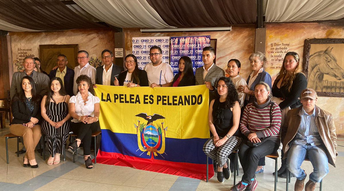 juanflores18's tweet photo. ¡BIENVENIDOS AL MOVIMIENTO CREO!

Hemos incorporado a René, Maricela, Javier, Elsita y Emilio a nuestro equipo de @CREOEcuador en la provincia de #Azuay 🇪🇨

Ellos asumirán el reto de coordinar y reestructurar a nuestros equipos en los 15 cantones de la provincia y trabajar de cerca a nuestras bases durante esta nueva etapa 🙌

#CreandoOportunidades #CREO21
#JuntosPodemosLograrlo