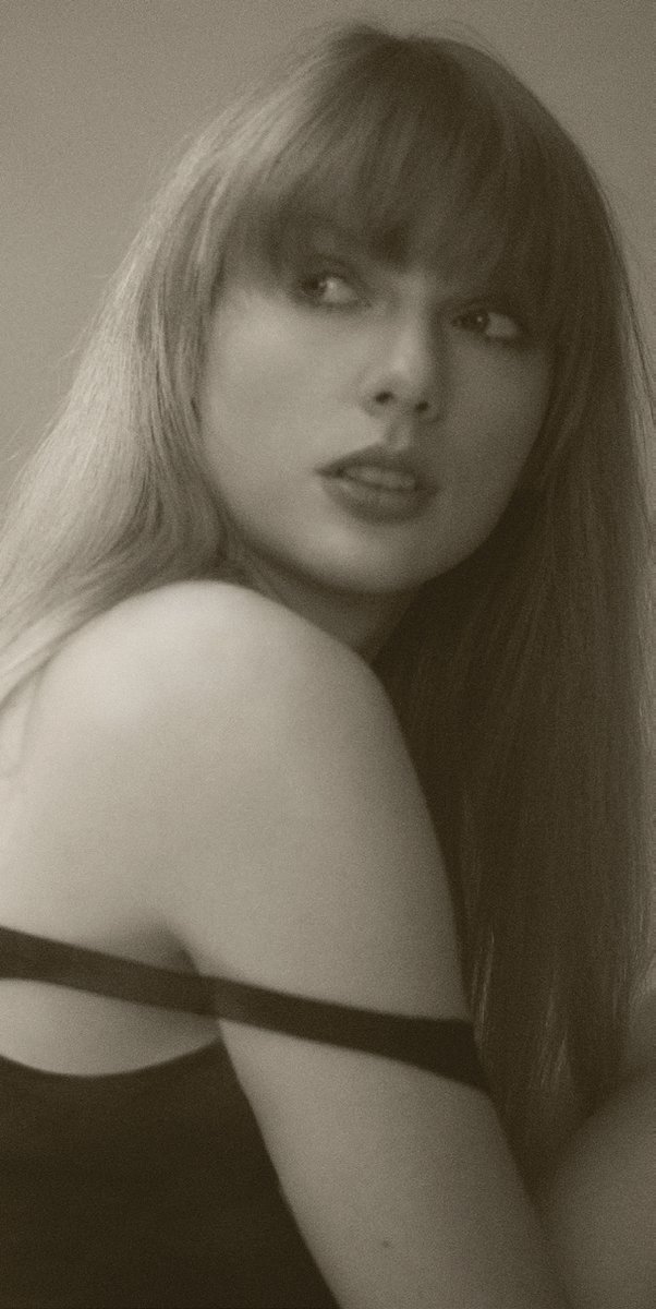 4k_taylorr's tweet photo. HQ of Taylor Swift for THE TORTURED POETS DEPARTMENT https://t.co/yrWMfQVP1l