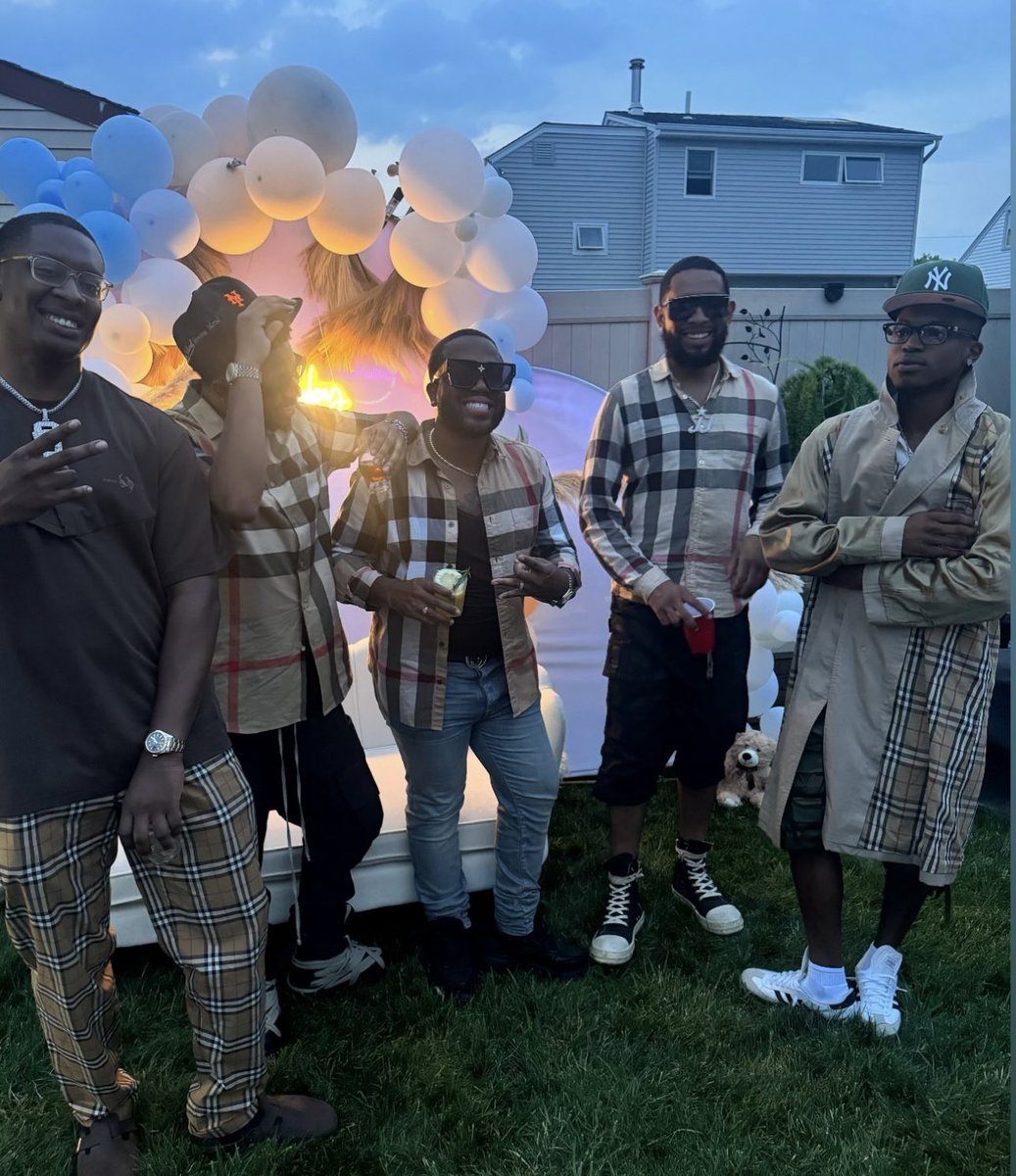 CHOW LEE 🥢 tweet media