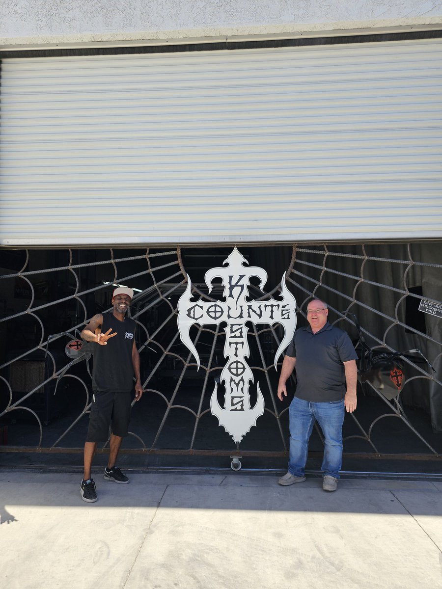 IowaBarns's tweet photo. Spent sometime @countskustoms today! 

#hotrod #countskustoms #cars https://t.co/kxbqCOuNEl