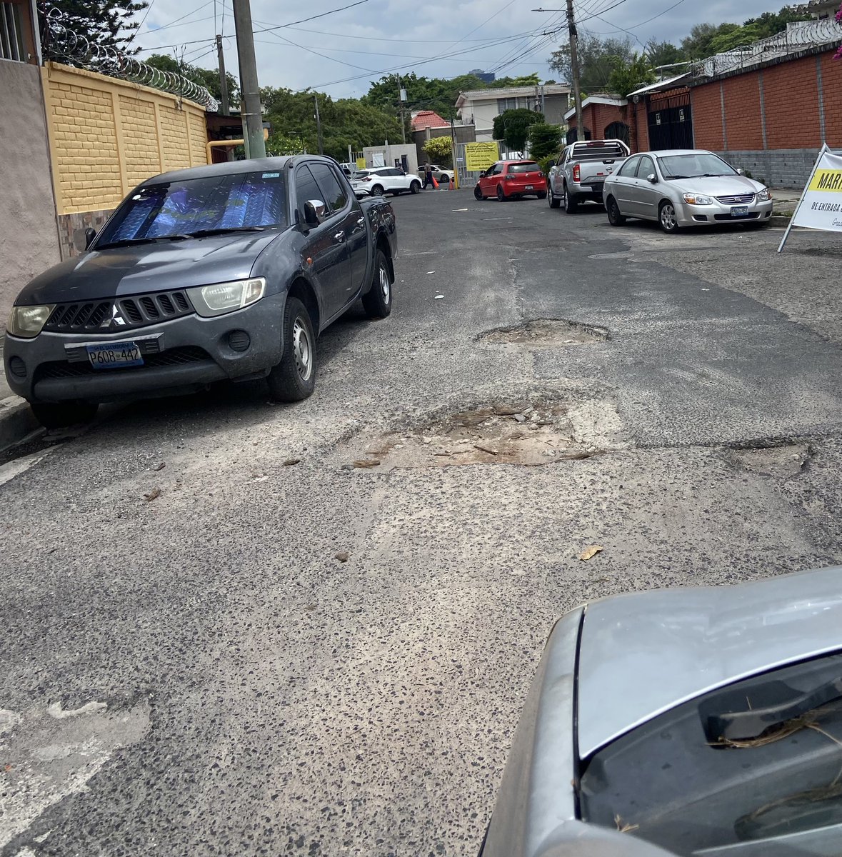 cetialvarado's tweet photo. las calles de san salvador cada día son menos transitables 🙁 https://t.co/580LhmpvQh