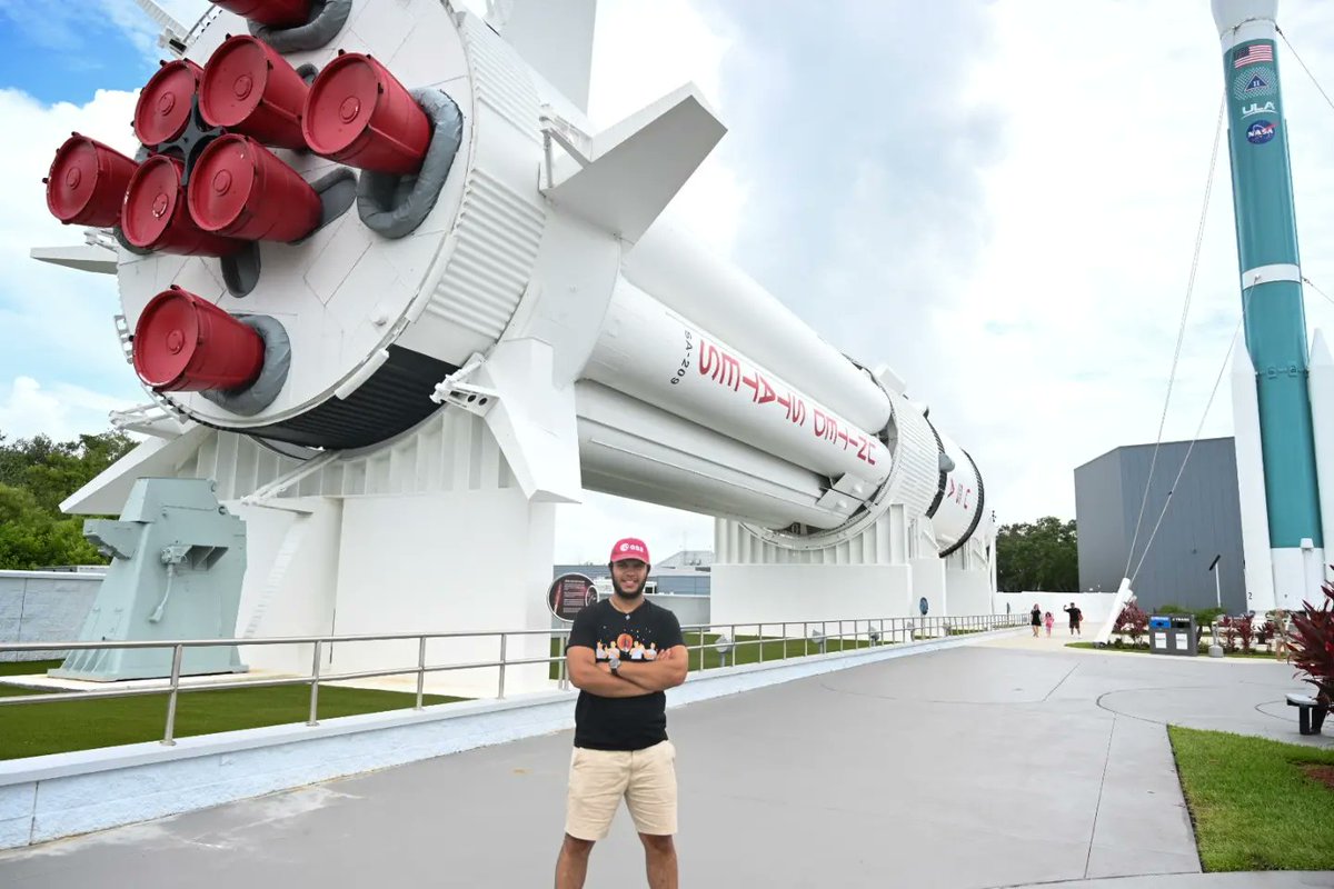 explorerspace47's tweet image. 🚀 Living my childhood dream at NASA's Kennedy Space Center! The thrill of seeing rockets up close and feeling their power is beyond words. Thanks to everyone who supported me on this journey. Let's keep dreaming, exploring, and reaching for the stars together! 🌟😊🔥 #SpaceDream