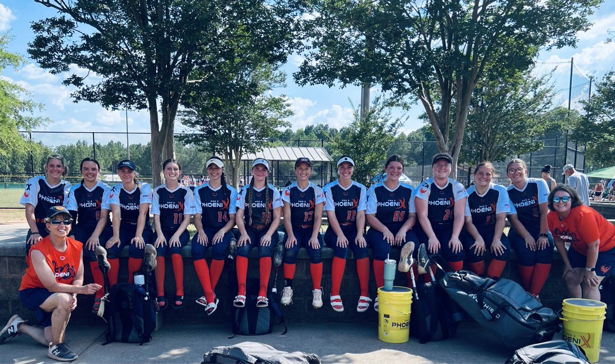 alexis_marscola's tweet photo. Went 6-1 this whole weekend, got knocked out in single elimination bracket tonight, lost 4-6. We had a great weekend, I am beyond proud of the team, they put in so much work, communicated great, and gave it their all. So proud of us! Can’t wait for more tournaments this summer! https://t.co/v1hC7alVqs