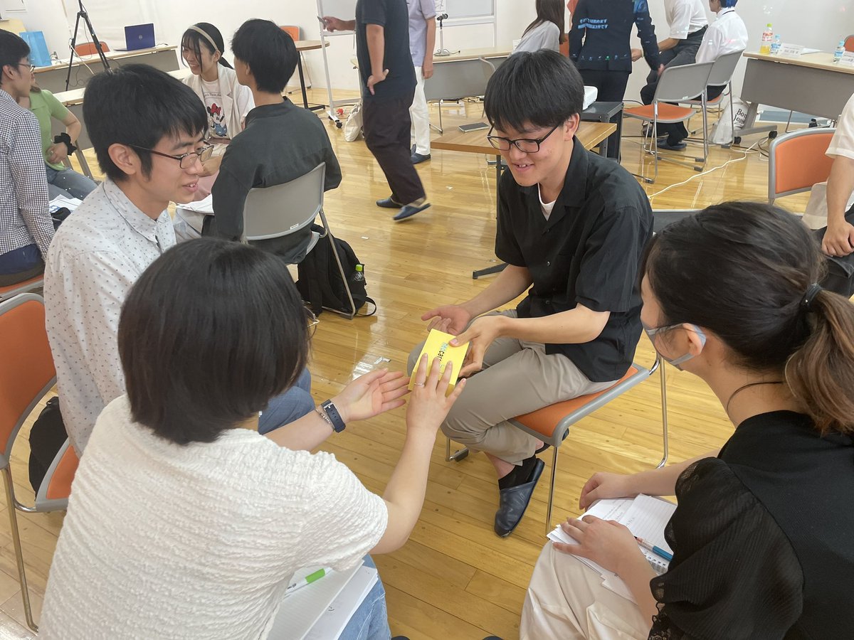 s_NPOcenter's tweet image. 『#NPOx学生・次世代x未来社会』
昨日は、会場・オンラインを含めたくさんの先輩NPO・NGO、学生・次世代の皆さまに参加していただき、活発な意見交換・交流が行われました。
最後の集合写真の笑顔が見れてよかったです🤗✨参加・協力いただいた皆様ありがとうございました🙇‍♂️