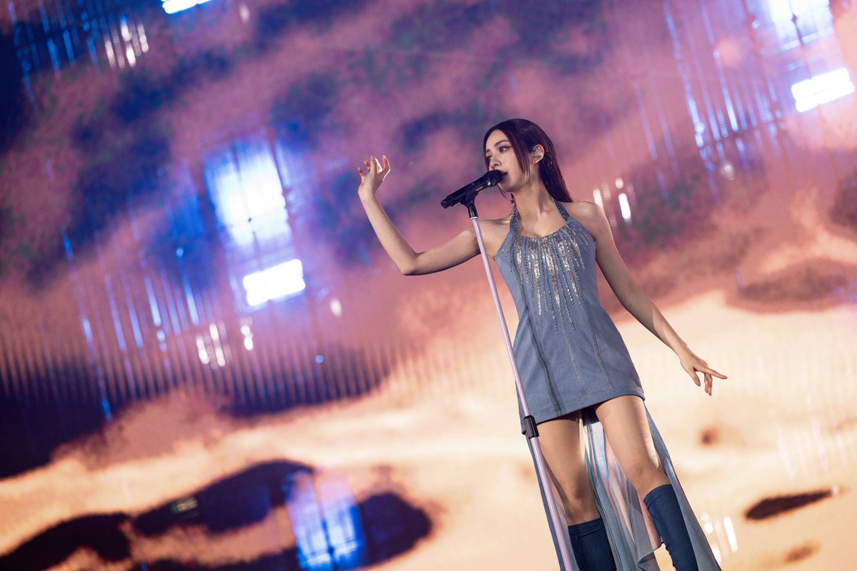 OneProductionSG's tweet image. 只许加班 🎤 
不能下班！ 

谢谢告五人 ✨
点亮了宇宙里 
小小的新加坡 ❣️

宇宙的有趣 不停留在这里
宇宙的有趣 你我一起去
期待我们下一次的相遇 😉

#告五人 #Accusefive
#AccusefiveinSG #livenationsg #Accusefive_AroundTheNewWorld_SG
#宇宙的有趣 #宇宙的有趣新世界巡回_新加坡站