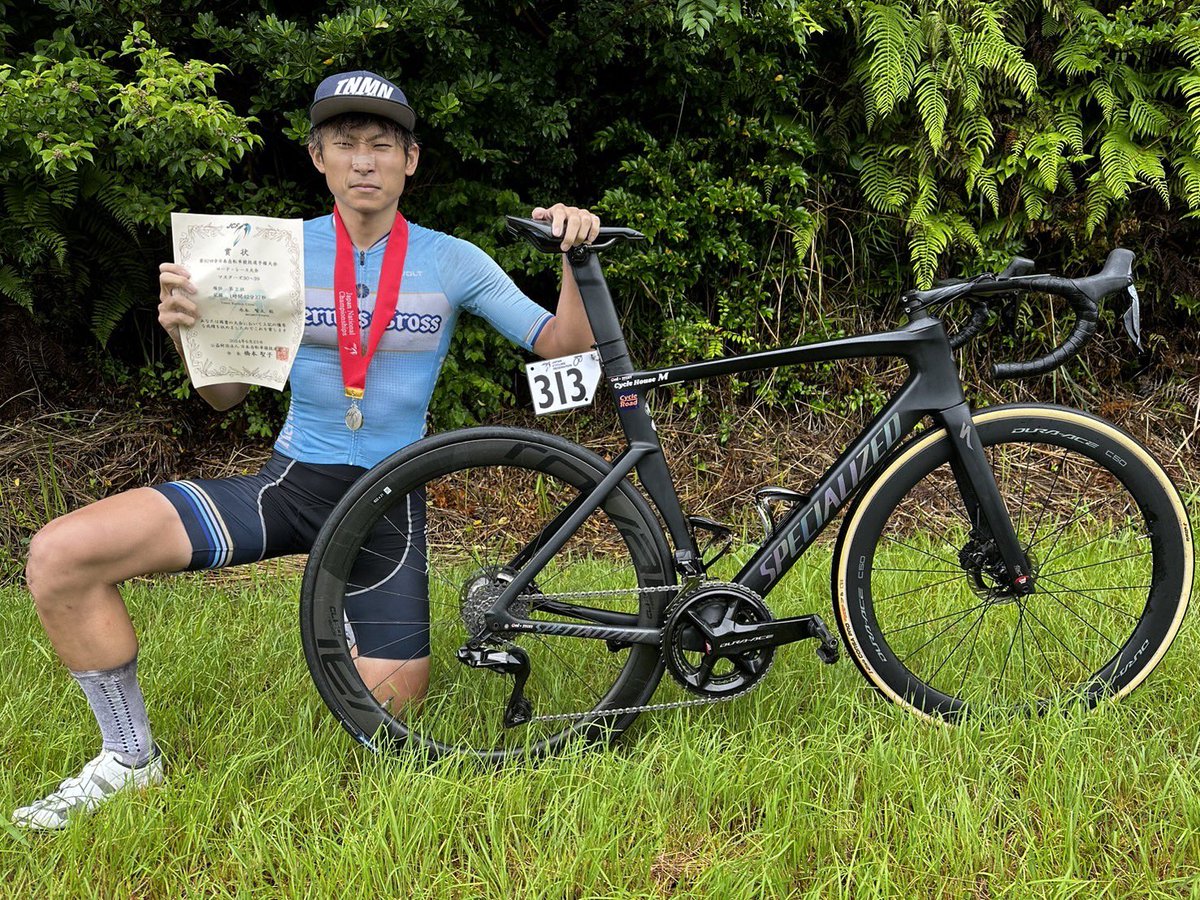 officialTNMN's tweet photo. 悪天候のなか行われた全日本自転車競技選手権大会ロードレース
先週のトモキーニョ選手に引き続き多武峰朝練メンバーが大活躍！
ケンタ選手がMM30〜39カテゴリで準優勝！

準
優勝！

悔しさが溢れ出る写真をご覧ください
#多武峰朝練
#TNMN
#TeamKermisCross https://t.co/uGbtMKczlX