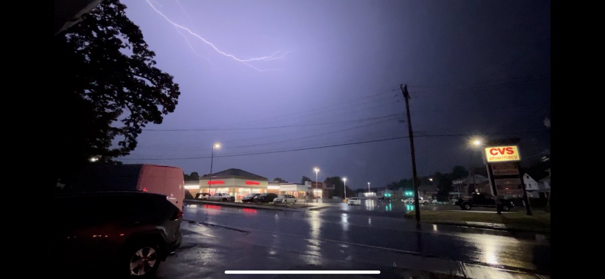 harjas_singhh's tweet photo. Some cool lightning strikes ⚡️ https://t.co/AgImUhBSNy