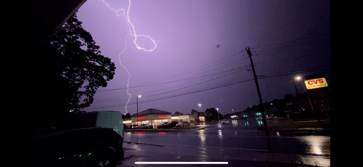 harjas_singhh's tweet photo. Some cool lightning strikes ⚡️ https://t.co/AgImUhBSNy