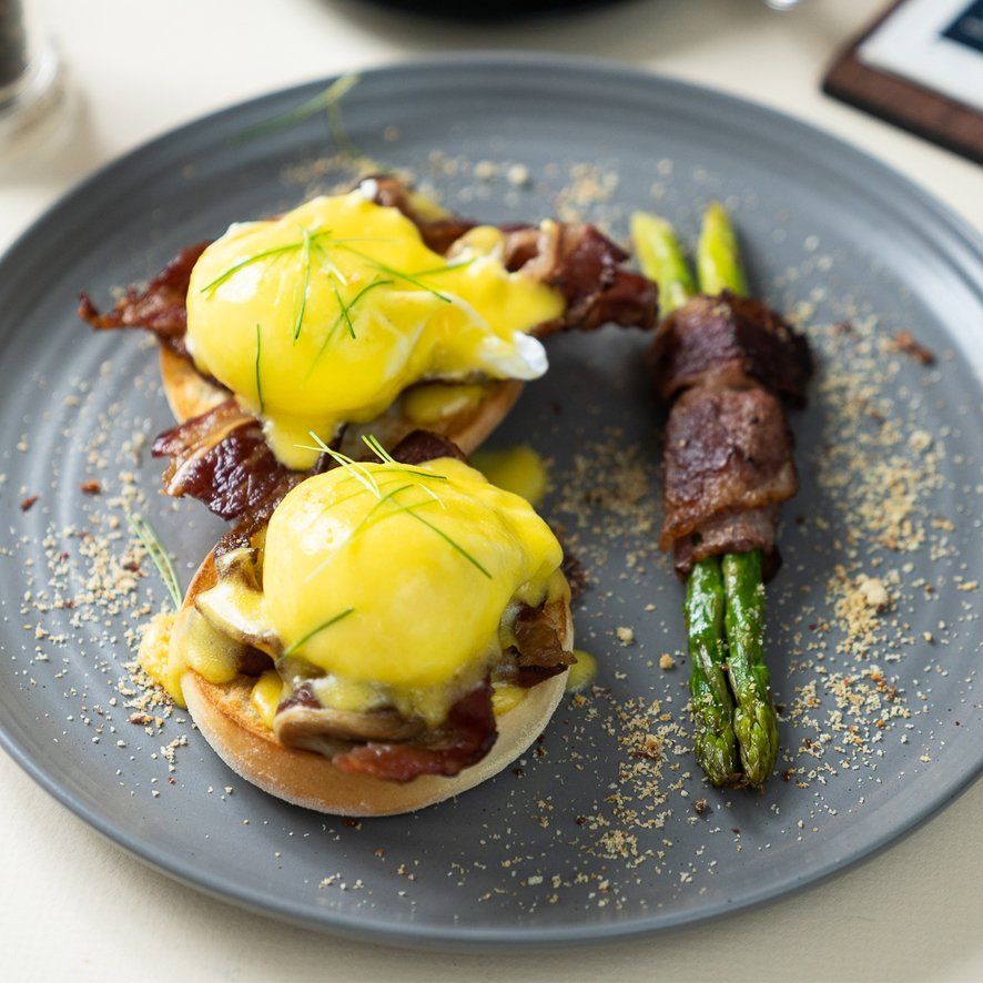 Make your breakfast egg-citing with our made to perfection classic benny poached eggs, beef bacon and hollandaise sauce! Hop over until 4PM across Dubai, Abudhabi &amp; Sharjah branches to enjoy a delicious spread of your breakfast favorites.