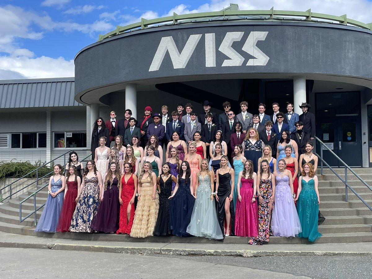 Congratulations to the North Island Secondary Grad Class of 2024! We are so proud of them!