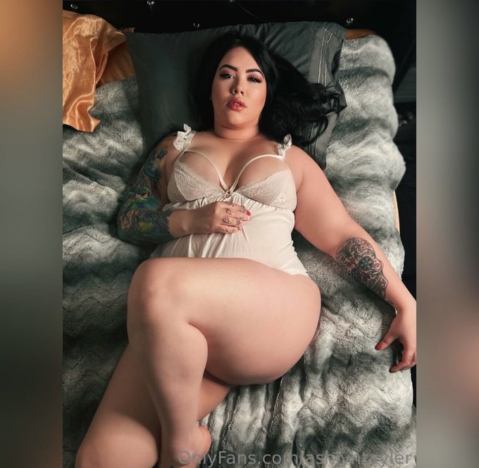 Can I pull off the white? https://t.co/jVX6ns2lqr