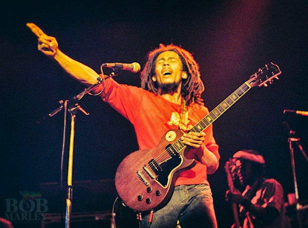 MarinoHilario2's tweet image. &quot;So now you see the light—you stand up for your right!&quot; #GetUpStandUp

📷 by #AdrianBoot