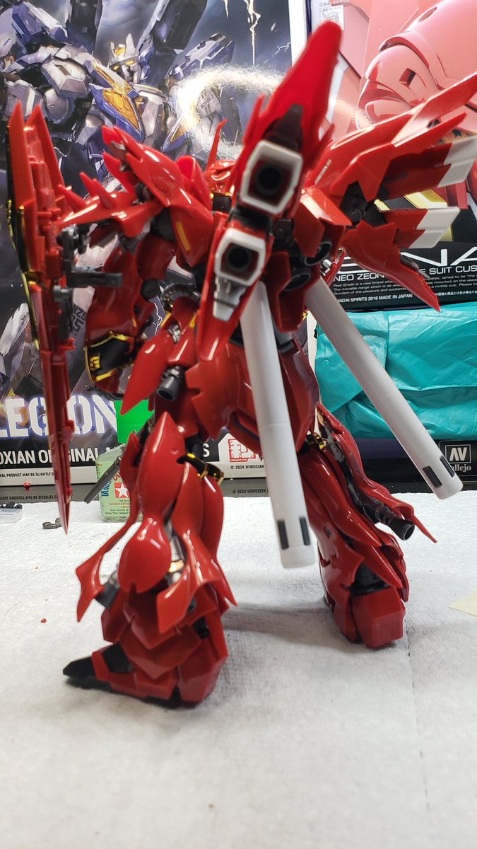 busnut39's tweet photo. Sinanju is my favorite gunpla! Had fun building this real grade. Now to the Master Grade! https://t.co/iuhipbpsYR