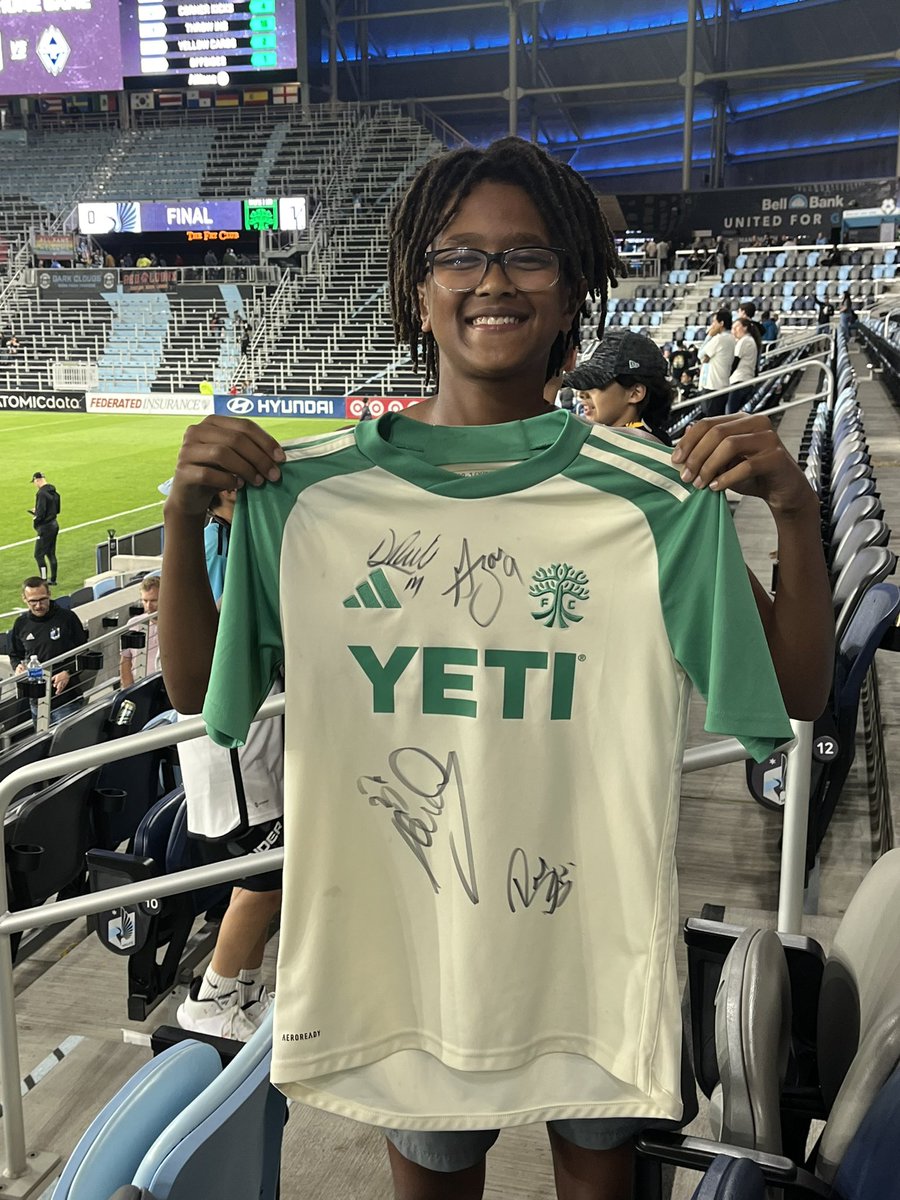 JonMotsinger's tweet photo. Awesome road win by @AustinFC tonight! And thanks to @gyasinho @DiegoRubio_ and @brad_stuver for making this kid’s night even better. Listos! https://t.co/ifnzkfla5m