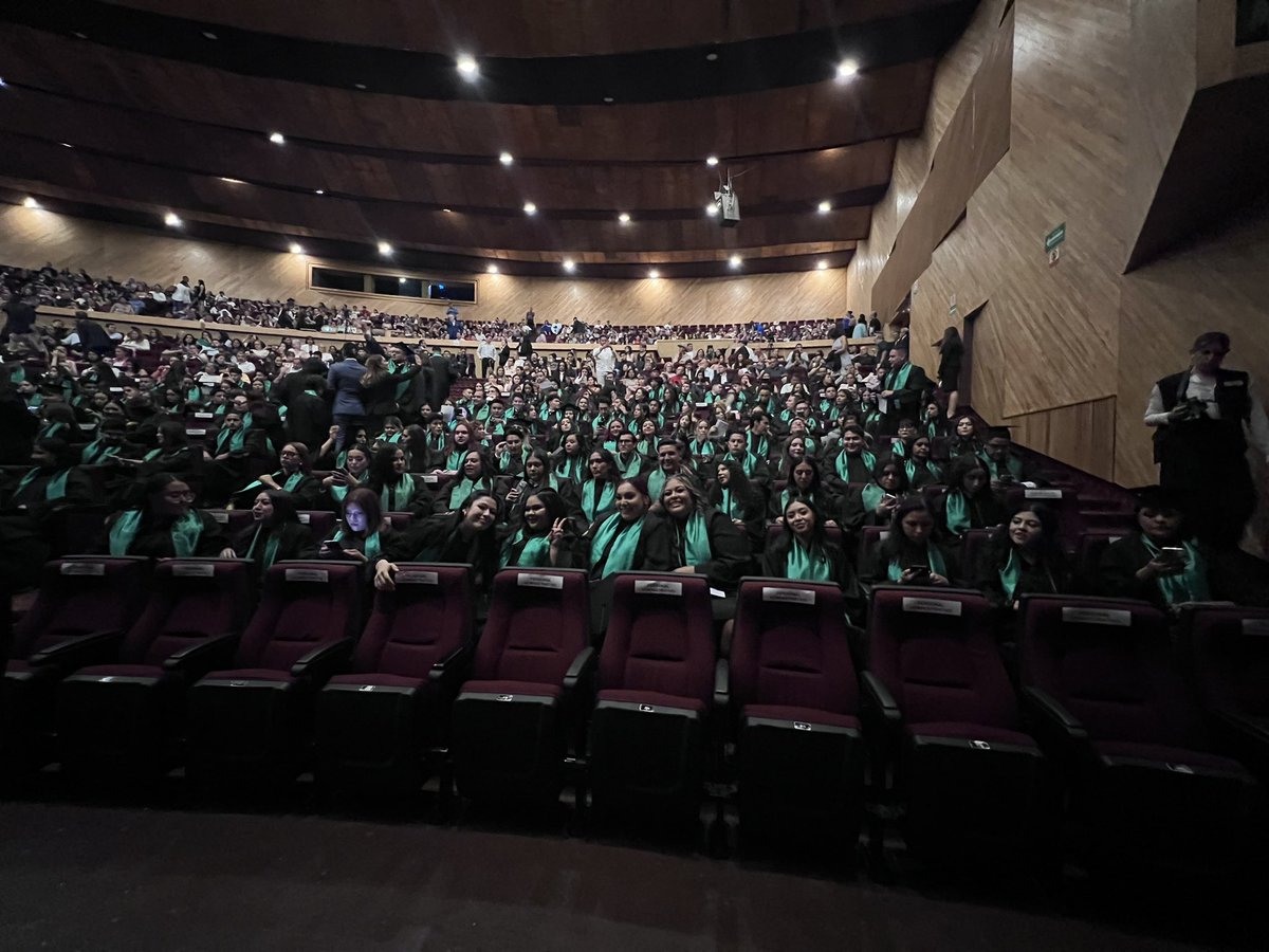JssOrtega's tweet photo. Día de graduación #UNIMO 💚🤍
Ya con este año van 7 generaciones de psicología que despido, 5 generaciones de Desarrollo Infantil, 4 generaciones de de Educación Media Superior y 2 de Pedagogía. https://t.co/H2OepI3e7c