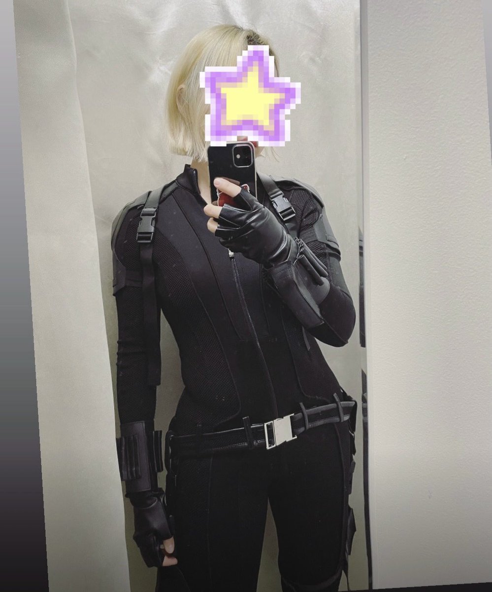 인워냇 블위 코스옷 (조끼있을… 걸요 찾아봐야함) 통으로 가져가실분 계실까용,,, 가지러오셔야합니다 신발무기있음