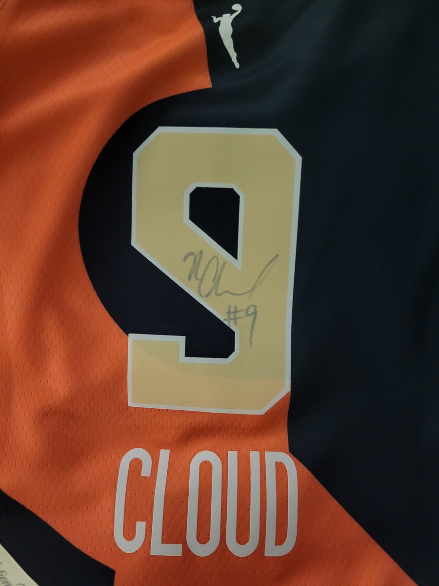 NNCoachJ's tweet photo. Thank you @T_Cloud4 night was made 🤩 https://t.co/LCCcE7R6c6