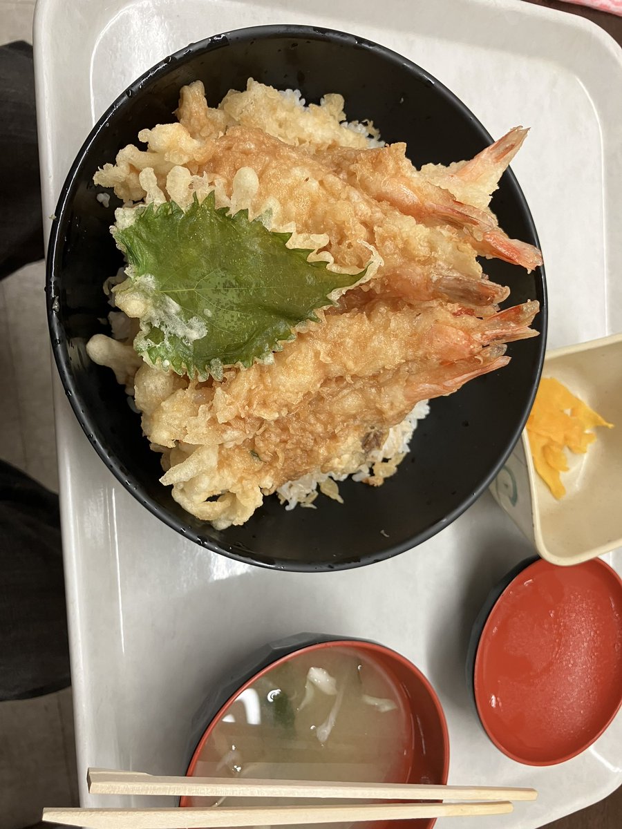 昨日の昼食！w
札幌のある食堂で！
これで500円って超安いですよね？