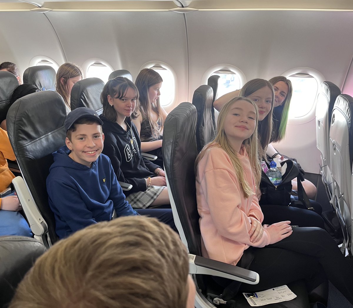 BusEdMissHarris's tweet photo. Ready for take off! London here we come🇬🇧✈️@MissMcLaren_BA https://t.co/4pTElGGNwQ