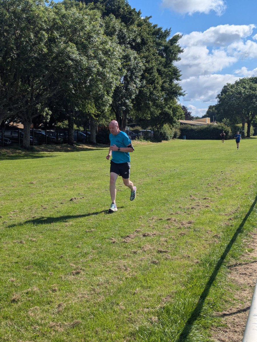 Congrats to our 54 finishers yesterday. 3 new PBs, 22 visitors, from Maidstone, Brighton, Bristol and Portishead. Well done to Cristina for yr 1st parkrun, welcome to the family! And a huge thank you to our 12 lovely volunteers who gave up a few hours of their Sat to help out 🤩