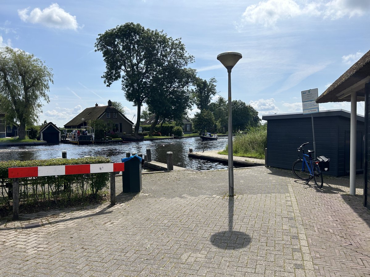 Mpvanderwal's tweet photo. Inmiddels bij Jonen en daar pontje gepakt! 

Een van de leukste in deze omgeving!

#OnTheMove #Jonen #Zwolle https://t.co/tdxRhOAG24