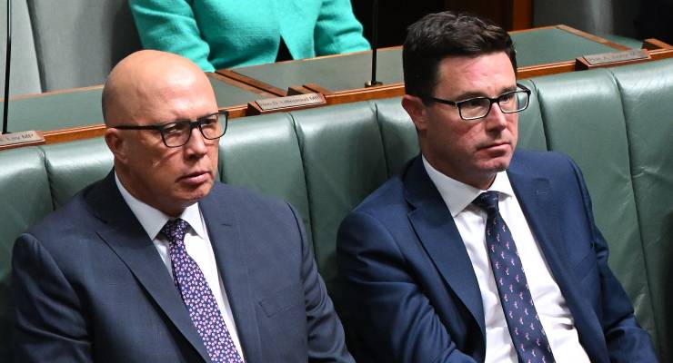 Why don't Coalition voters realise:
the Libs DON'T support business
the Nats DON'T support farmers 
Both are serving their fossil fuels industry billionaire mates, no one else. 😠 #auspol