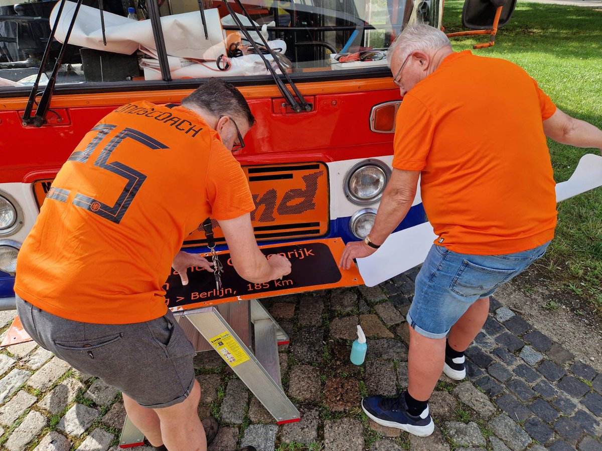 DutchOrangebus's tweet photo. De #oranjebus heeft een nieuwe bestemming! Wij zijn onderweg! 🚍 Nächste stop: 🏟️ #BERLIJN 

#NEDAUT #oranjebus #nothinglikeoranje #createhistory #oranjefans #codeoranje #NEDAUT #Berlin #EURo2024 https://t.co/IzgKge8rJc