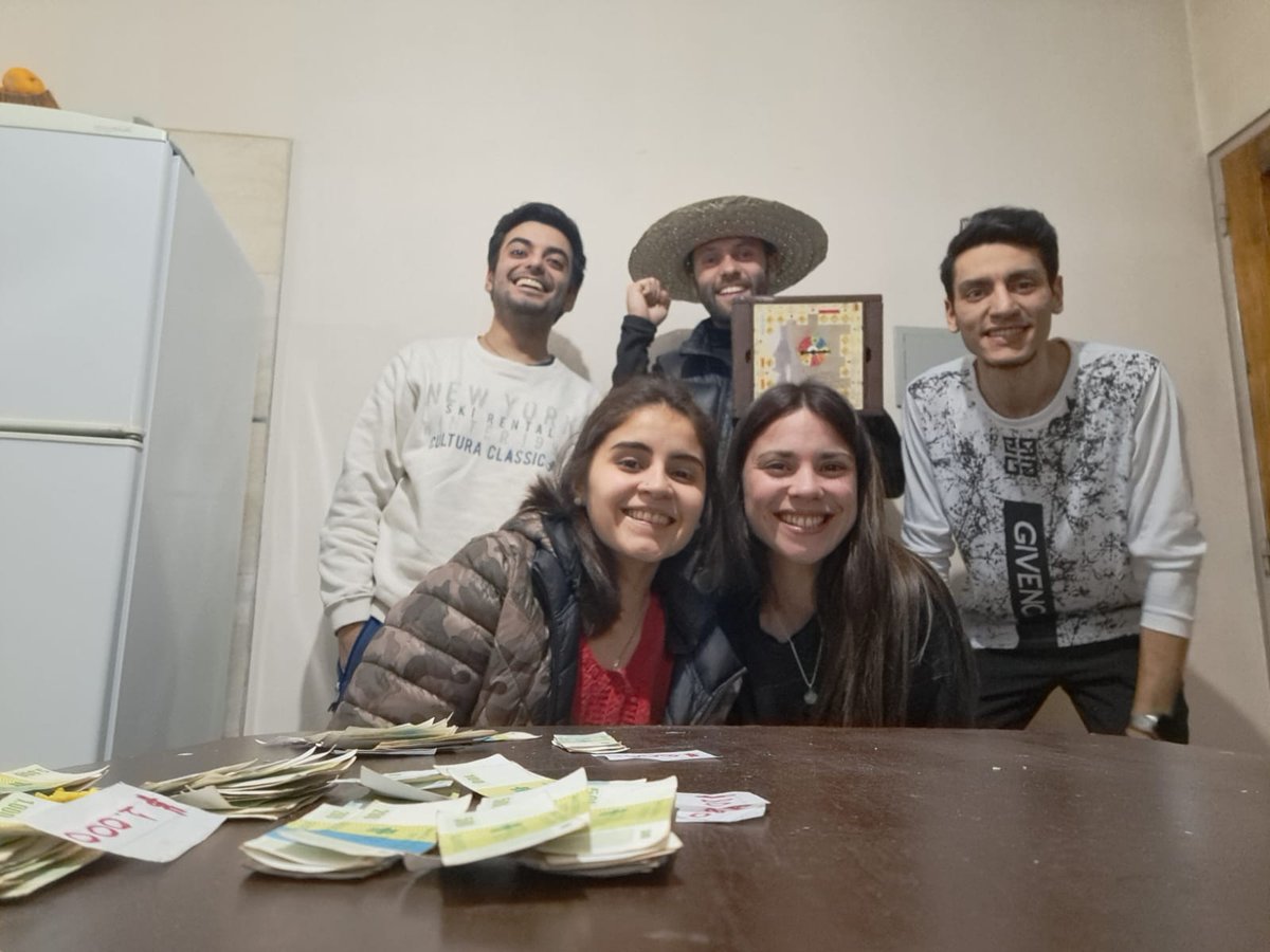 Juntarme con mis primos me reinició un poquito la vida. Gracias ❤️‍🩹🫂
Los amo!
