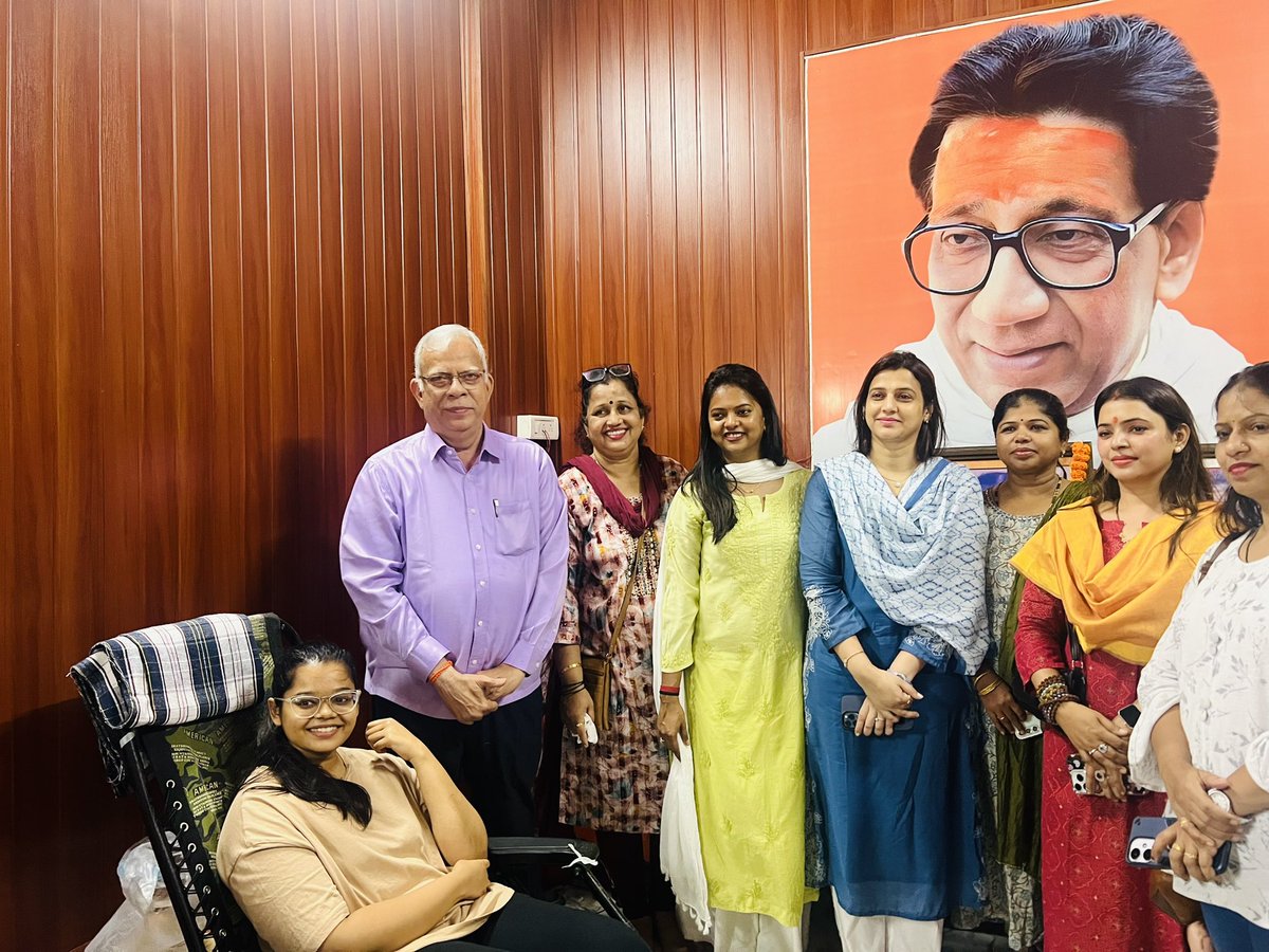 tejasvee27's tweet image. शिवसेना नेते युवासेना प्रमुख @AUThackeray जी ठाकरे यांच्या वाढदिवसाचे औचित्य साधून उत्तर मुंबई युवतीसेना आयोजित 
 ‘ ऍप्लास्टिक अनेमिया’ रोगाकरिता रक्तदान कार्यक्रमास उपस्थितीत दिली.