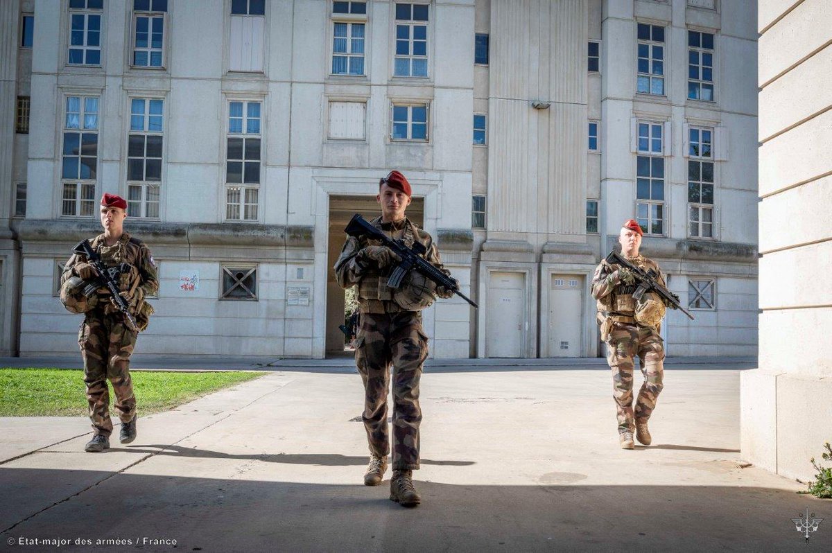 EtatMajorFR's tweet image. Notre vigilance ne baisse pas. Nos militaires restent mobilisés #AVosCôtés.