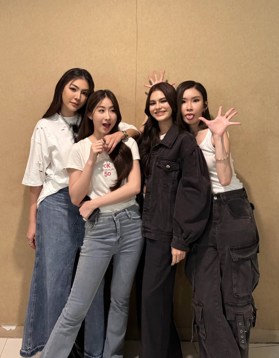 NineStarStudios's tweet image. Mabuhay Philippines.
Are you guys ready? 🤍💙❤️💛

FILLED WITH LOVE AT MNL
#FayeYokoInManila
#BlankWatchPartyMNL
#FayeYoko #IzeZa