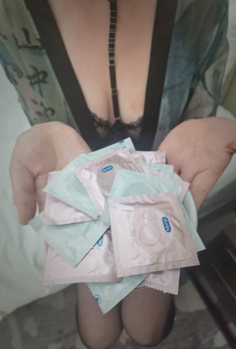 MagicBody6's tweet image. 欧洲杯激战酣畅淋漓，你射了几球？
#多人 #3p #丝袜 #高跟 #黑丝 #闺蜜 #少妇 #出轨 #淫妻