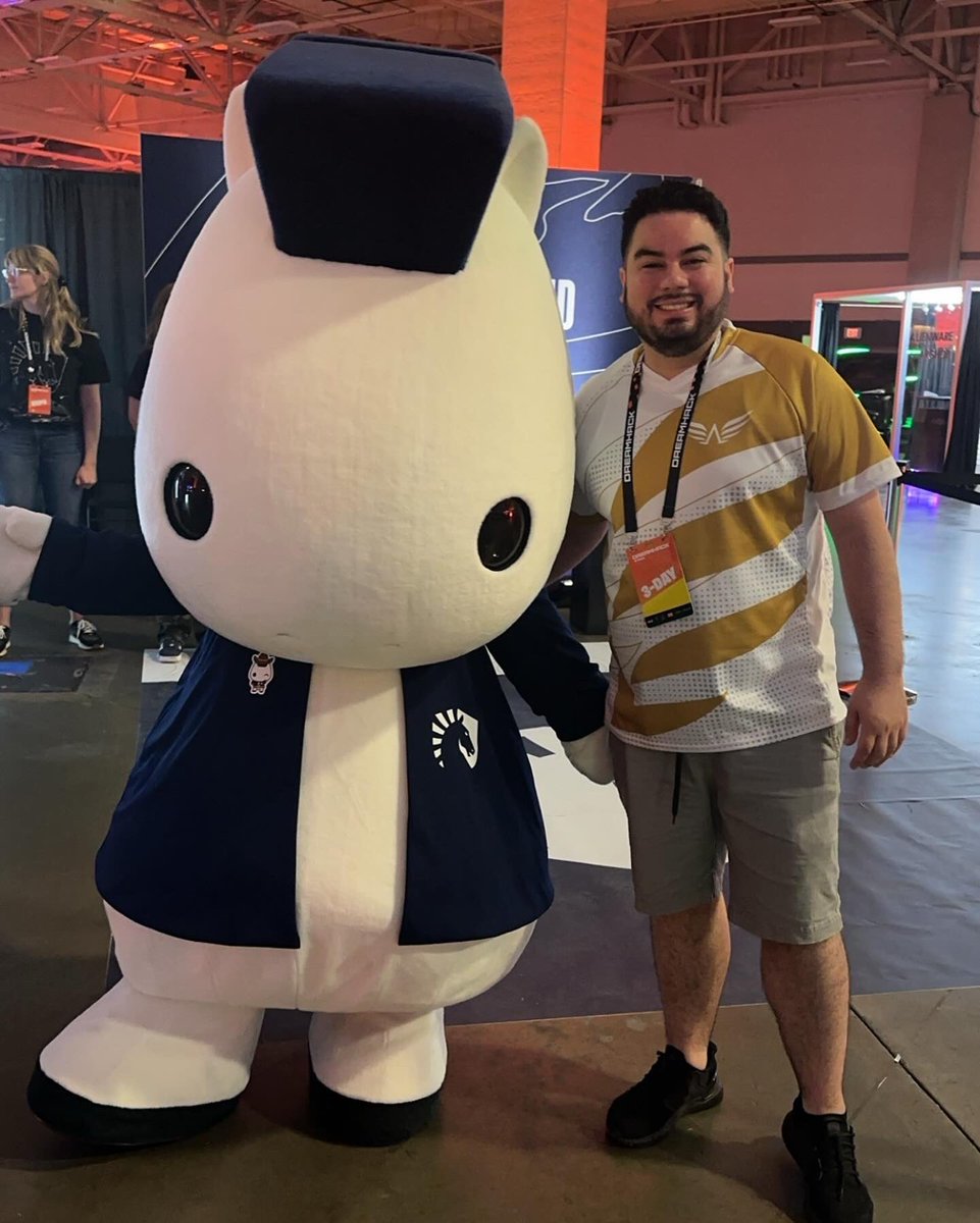 HawkishG's tweet photo. Very delayed but IEM Dallas was such a great time, second year going and it only got bigger and better 🙏🏼 @IEM @DreamHack https://t.co/zwruMgDGI9
