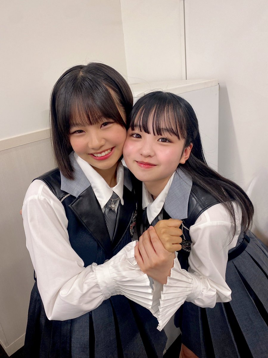 匿名配送 HKT48 渕上舞 直筆サイン入り 限定品 ポスター 24時間