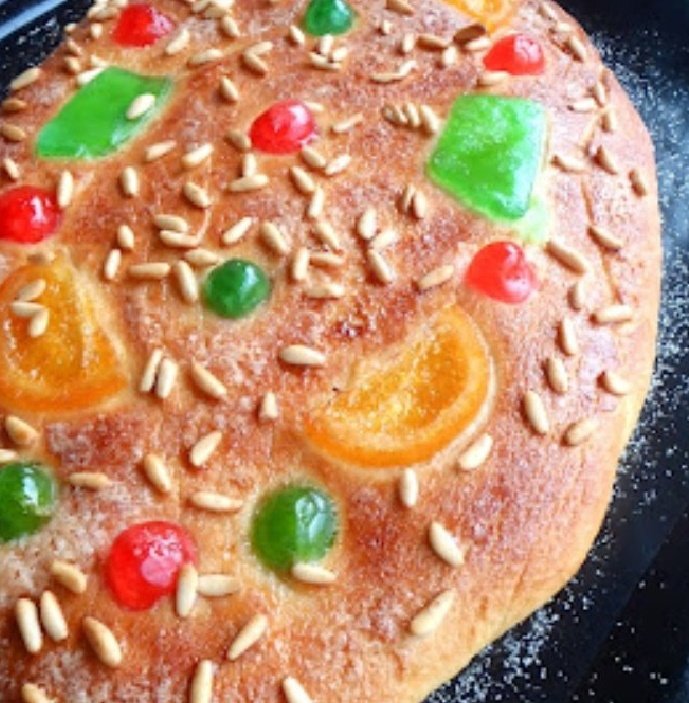 Bona revetlla a tothom, menys als psicòpates que mengen la fruita confitada de les coques. 😏😏😏

#revetllaSanJoan