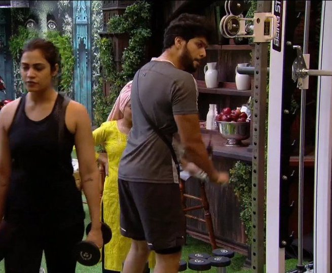 mehtaditsa's tweet photo. Our Fitness icon is here💪🏻❤️

@saiketanrao 🧿

Camera man jldi focus on him❤️

#SaiKetanRao #SKRSlayers https://t.co/hbhlCBaQGE