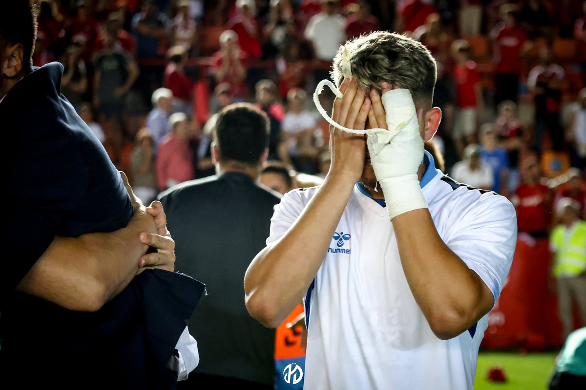 SendyDihor's tweet photo. La palabra “locura” se queda corta para describir lo vivido ayer para toda la familia del Málaga. ¡Enhorabuena Malaguistas! https://t.co/puGx6YEOrn