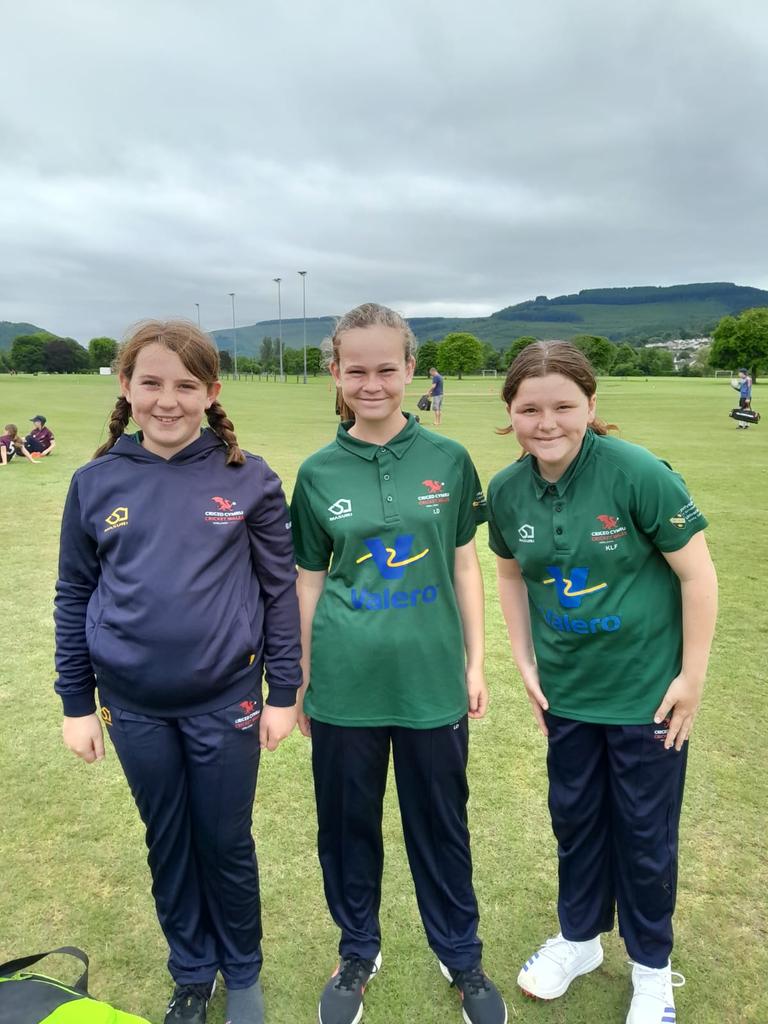 Good Luck to Isabel , Lois &amp; Katie who are playing for <a href="/cwpathwayw/">@CWPathwayW</a>  today <a href="/AberdareCC/">Aberdare Cricket Club</a>
