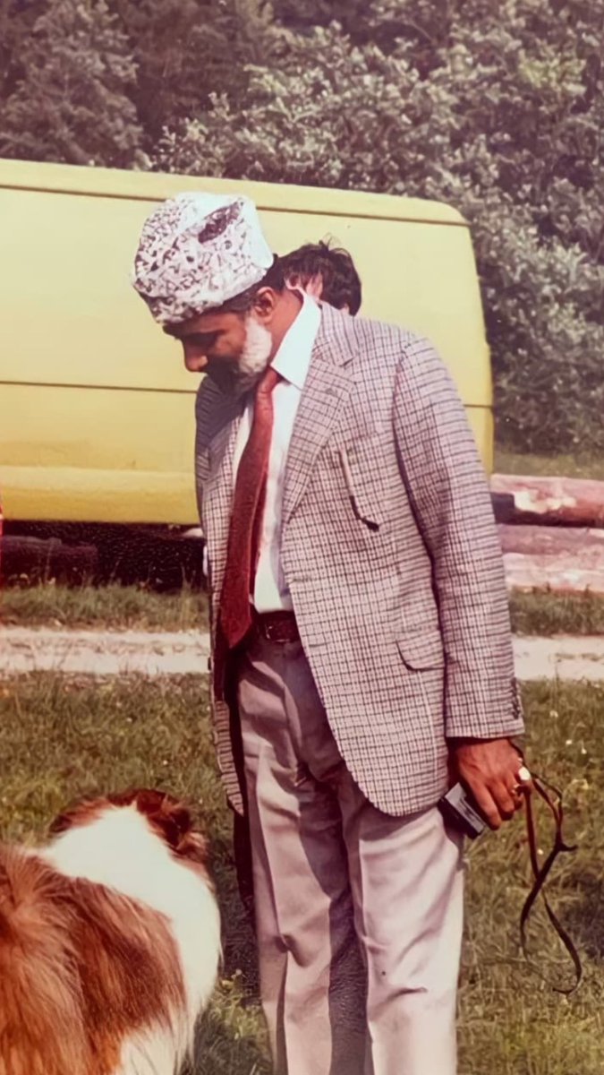 إن غــــابَ عن نظر العيون فإنه
سيعيشُ في نبض القلوب طويلا ".