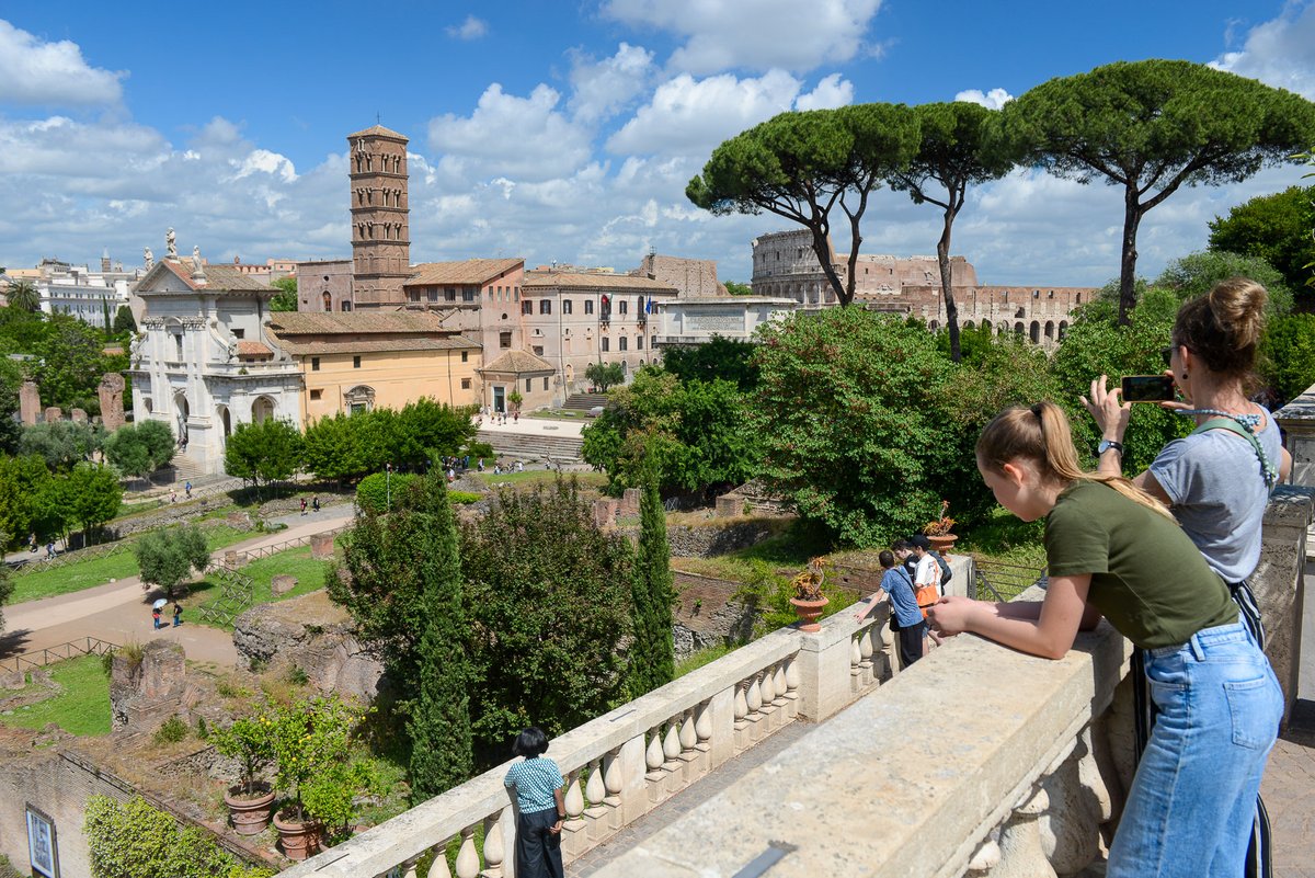 Pfeffer_Blog's tweet photo. #Rom, #Italien: Bei einem Städtetrip entdecken wir die Topsehenswürdigkeiten, aber auch weniger besuchte Highlights. Unser neuer Reisebericht aus der Ewigen Stadt ist online: https://t.co/JpAFAQ1K1Z

@ItalyVisit @Turismoromaweb #woderpfefferwaechst #VisitItaly #TurismoRoma https://t.co/xvFo7lyEMy