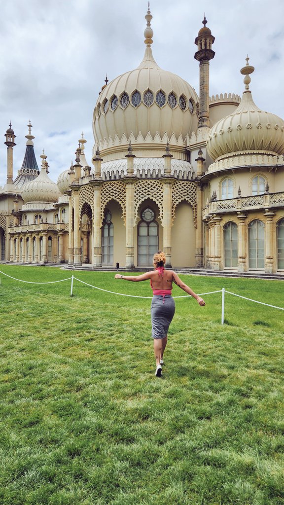 Day 11: Pavilion Royal, Brighton, UK 🇬🇧

Watch my 90 days journey around UK &amp; EU live on Twitch