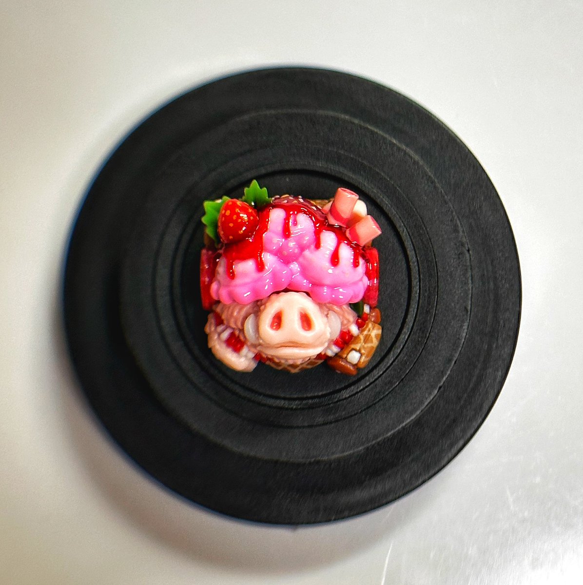 HaneuL_Japan's tweet photo. Porcus Prozen Delight for #Artkey
#Artisan_keycaps. https://t.co/3AfsqoQsGF