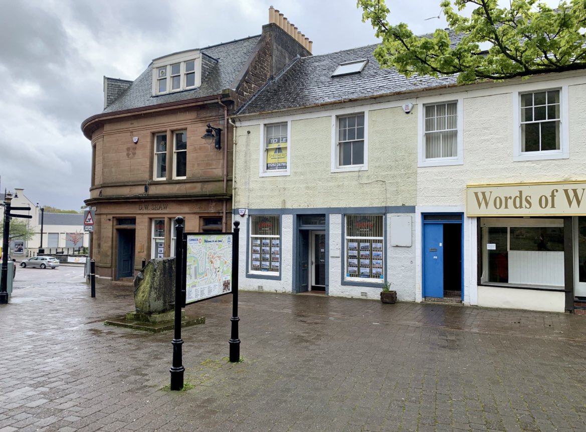 SovereignCU's tweet image. Office to Let

4a The Square, Cumnock 

Serviced office unit to let (1st floor). Convenient town centre location. No rates payable subject to status. 18.59 sq. m. (200 sq. ft.).  Rent £250 PCM. 

Contact: 01290 420044