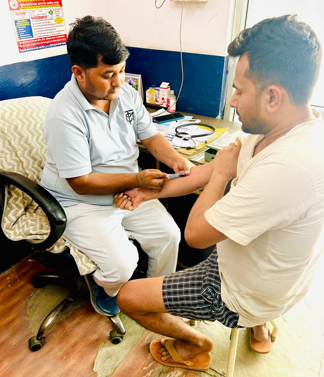 Arjun_Mehar's tweet photo. भारत आदिवासी पार्टी (@BAPSpeak) के सांसद @roat_mla  के आह्वान पर राजस्थान के शिक्षा मंत्री @madandilawar को DNA सैंपल भेजने के लिए ब्लड निकलवा लिया है और साथ में ���ाल-नाखून के सैंपल भी पैक कर लिए है..! मदन दिलावर जी, DNA टेस्ट करके ज़रूर बताना कि हम आदिवासी है या हिंदू; वरना मौक़ा मिलने पर हम आपका DNA टेस्ट ज़रूर करेंगे..! जोहार..!

#मदन_दिलावर_को_बर्खास्त_करो
#मदन_दिलावर_इस्तीफ़ा_दो