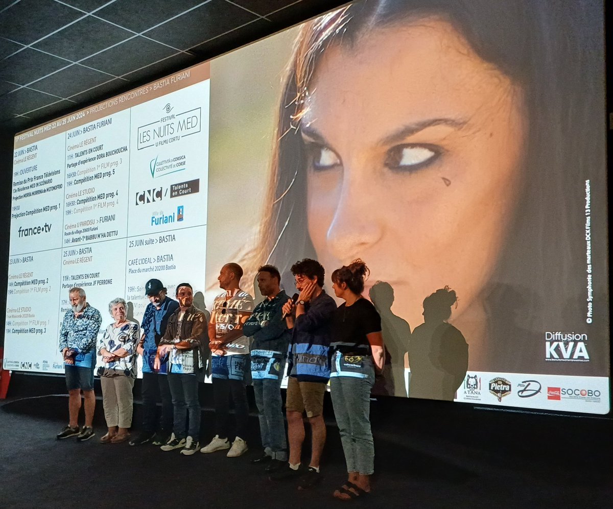"FESTIVAL DU COURT METRAGE" in Bastìa. Semu fieri cù u Cullittivu "PARLEMU CORSU!" d'avè sustinutu u filmettu di "Michè D'Onofrio", MORRA MURRINA !
Filmu di qualità... mai ci annuiemu è ridimu tuttu u longu. 
A LINGUA CORSA ùn hà una prisenza alibì ma ci hè da veru !