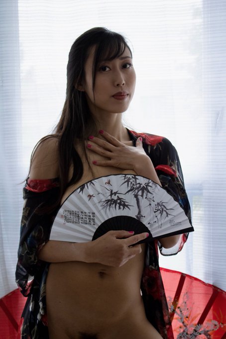 New blowjob vid✨ https://t.co/8iZl7POFg9