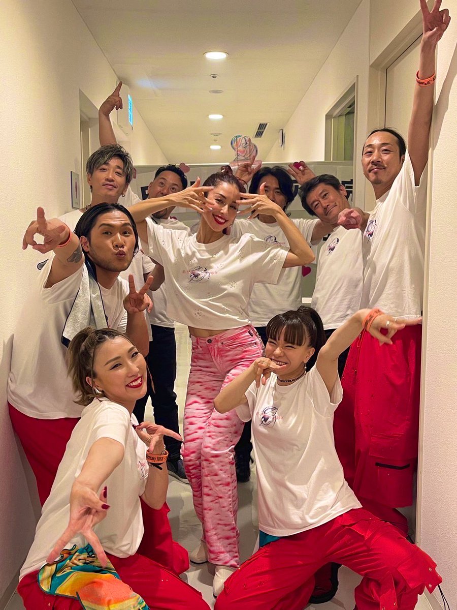 FuyuMusic's tweet photo. BENI 20th Anniversary Tour “Deja Vu”
ファイナル、最高なライブでした！

Great tour final with @BENI098 
in Yokosuka!!

#beni #dejavu #20thanniversary https://t.co/1kNaqxiLt2