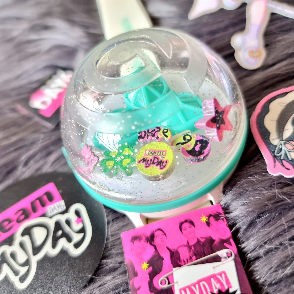 ༘⋆— misc. fandom
Day6
• Team my day stickers &amp; kecrekan lightband <a href="/seoulsist/">Seoulsist</a> (akhirnya lbku ada hiasan 💓)
• B-side track stickers <a href="/heiseonberg/">★</a>
• Lyrics &amp; original sticker sheets <a href="/toyifactori/">toyi ✩°｡⋆</a>
IVE Accendio Liz keychain &amp; Rei sticker <a href="/PocketzStudio/">𐙚 Pocketz Studio</a>
Mizisua maid sticker <a href="/trfltea/">chaa ୨୧</a>
