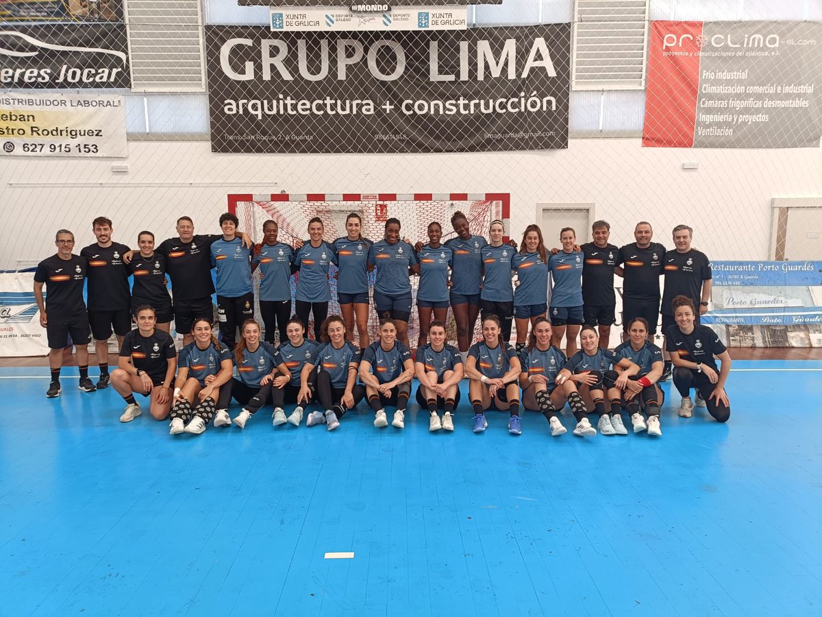 RFEBalonmano's tweet photo. 📸 𝐔𝐍𝐀 𝐅𝐎𝐓𝐎 𝐏𝐀𝐑𝐀 𝐆𝐔𝐀𝐑𝐃𝐀𝐑

💪 Las #Guerreras🇪🇸 culminan una 1ª gran semana de entrenamientos en A Guarda 

🔜 Tiempo de recargar 🔋 antes de volver al trabajo el miércoles para continuar con la preparación olímpica

🥰 Pronto de vuelta, A Guarda

#⃣ #Balonmano https://t.co/ucS4e6QsNr